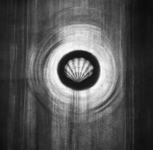 "KROZ KLJUČAONICU" 47x47cm, ugljen na papiru